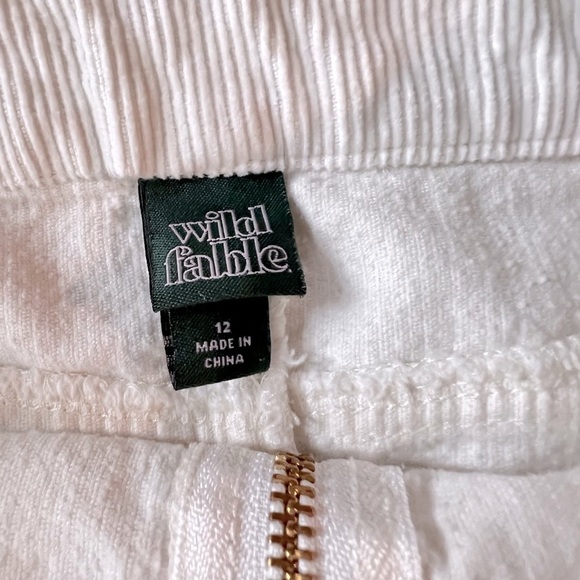 Cute white corduroy skirt - Picture 3 of 5